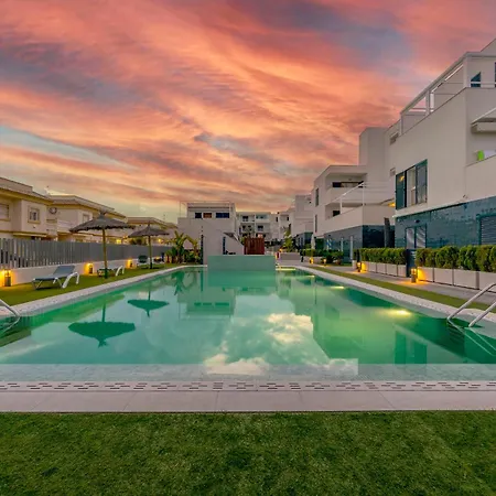 Apartment Turquesa Del Mar - Sun & Beach & Golf & Bike - Large Terrace Ground-Floor Spanish Apartment *